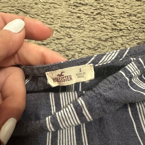 Women’s Size Small Hollister Blouse - Picture 2 of 2